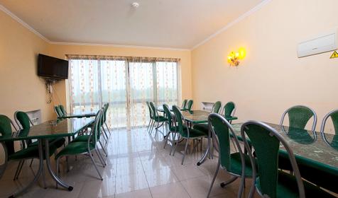 Кухня-столовая. Отель Янтарь, г. Геленджик, п. Архипо-Осиповка