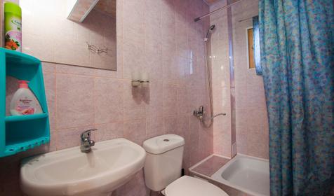 Двухместный номер в экодоме. Гостевой дом У Харлампыча, г. Геленджик, с. Кабардинка