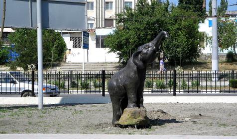 Памятник "Слоненок", г. Новороссийск