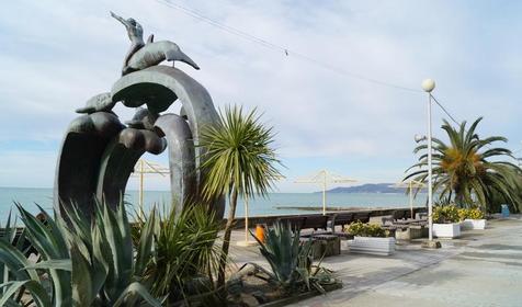 Санаторий "Заполярье" около мини-отеля Вилла Бавария, г. Сочи. Вход платный