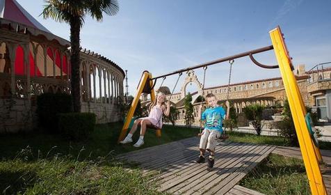 Санаторий "Заполярье" около мини-отеля Вилла Бавария, г. Сочи. Вход платный