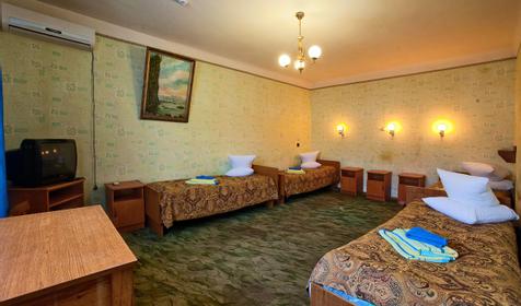 Пятиместный с удобствами № 61. Гостиница Туапсе, г. Туапсе