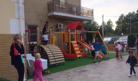 Детская площадка и анимация. Отель Бавария, г. Анапа, п. Витязево