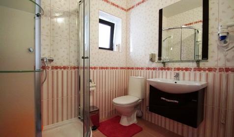 Двухкомнатный люкс с балконом. Гостевой дом Цветочный рай, г. Геленджик