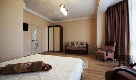 Двухкомнатный люкс с балконом. Гостевой дом Цветочный рай, г. Геленджик