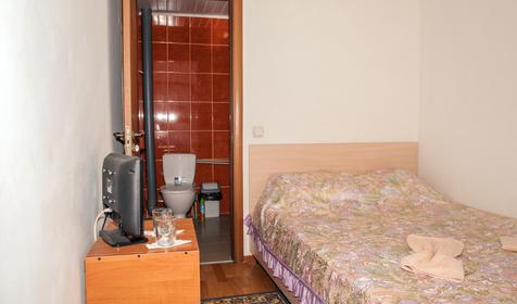 Двухместный стандарт с двуспальной кроватью. Отель Уральский теремок, г. Краснодар