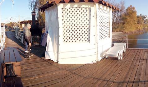 Беседка на воде. База отдыха "Разгуляй". г. Тимашевск