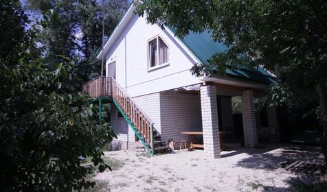 Малый дом. Гостевой дом Домик у реки, п. Каменномостский