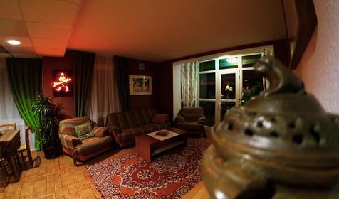 Каминный зал. Хостел Minions, г. Сочи, п. Красная Поляна