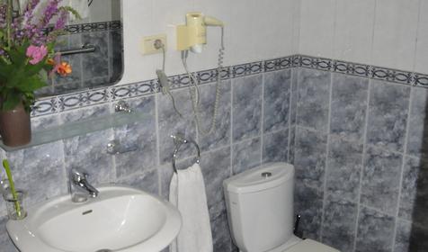 Желтый номер (четырехместный женский номер). Хостел Minions, г. Сочи, п. Красная Поляна