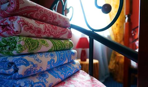 Бордовый номер (шестиместный мужской номер). Хостел Minions, г. Сочи, п. Красная Поляна