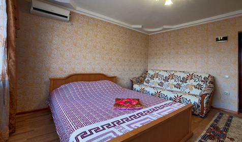 Стандарт с балконом. Гостиница Адмирал, г. Сочи, Лазаревский район, п. Лазаревское