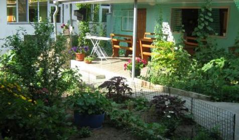 Обеденная зона. Гостевой дом Легенда, г. Анапа