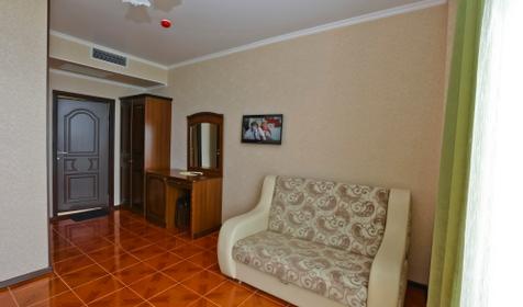Трехместный стандарт. Отель Riviera Grand Hotel, Туапсинский район, п. Лермонтово
