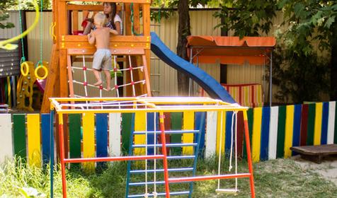 Детская площадка, гостевой дом Веселый рапан, г. Анапа, Джемете