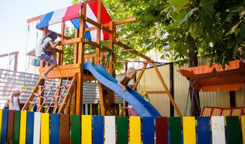 Детская площадка, гостевой дом Веселый рапан, г. Анапа, Джемете