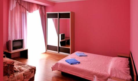 Трехместный номер с балконом. Гостиница Исидор, г. Анапа, п. Витязево