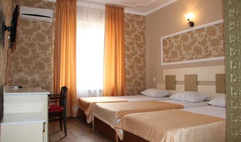 Трехместный стандарт бежевый. Отель Премьер, ст. Голубицкая