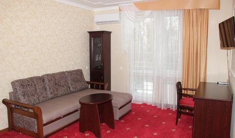 Двухкомнатный люкс. Отель Премьер, ст. Голубицкая