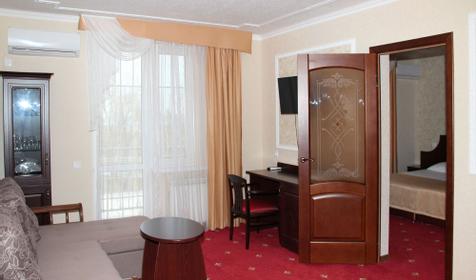 Двухкомнатный люкс. Отель Премьер, ст. Голубицкая