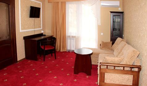Двухкомнатный люкс. Отель Премьер, ст. Голубицкая