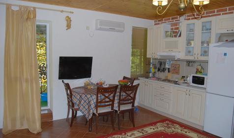 Трехкомнатный с кухней. Мини-отель Речная долина. п. Архипо-Осиповка