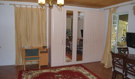 Трехкомнатный с кухней. Мини-отель Речная долина. п. Архипо-Осиповка