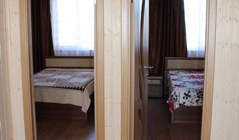 Трехкомнатные апартаменты. Гостевой дом "Стрекоза", г. Темрюк. ст. Голубицкая