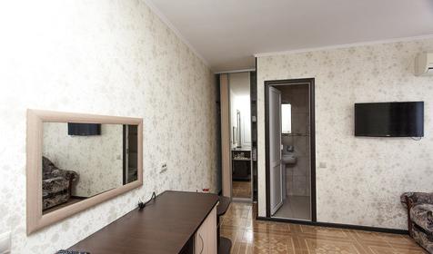 Двух- и трехместные номера с общим балконом. Отель Уют, г. Адлер