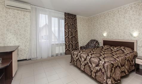 Двух- и трехместные с индивидуальным балконом. Отель Уют, г. Адлер