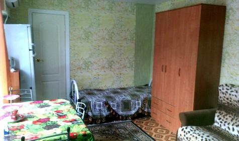 Нижняя гостевая. Гостевой дом Алина, г. Ейск