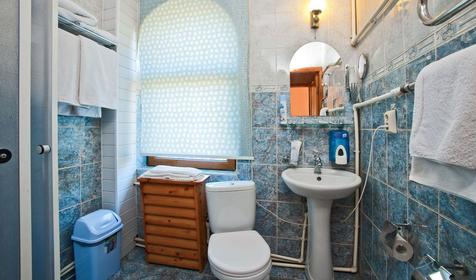 Улучшенный трехместный стандарт. Ресторанно-гостиничный комплекс Старый замок, г. Горячий Ключ