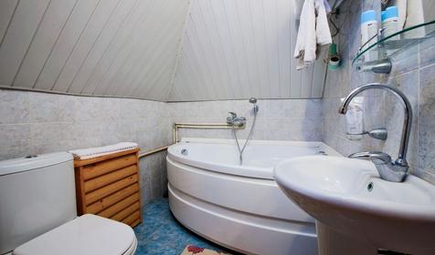 Трехместный номер ПК. Ресторанно-гостиничный комплекс Старый замок, г. Горячий Ключ