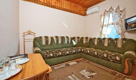 Люкс с раздельными комнатами. Ресторанно-гостиничный комплекс Старый замок, г. Горячий Ключ