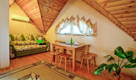 Люкс с раздельными комнатами и джакузи. Ресторанно-гостиничный комплекс Старый замок, г. Горячий Ключ