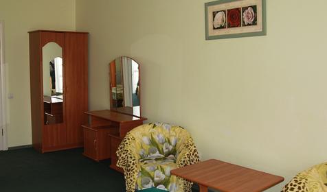 Трехместный с балконом. Гостевой дом Семейный, г. Геленджик, мкр. Голубая бухта