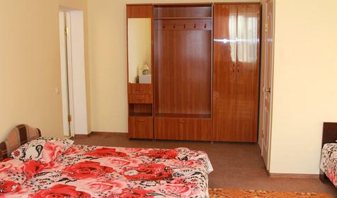 Пятиместный с балконом. Гостевой дом Семейный, г. Геленджик, мкр. Голубая бухта