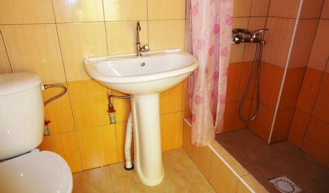 Трехместный люкс. Гостевой дом "У Ларисы", п. Лоо