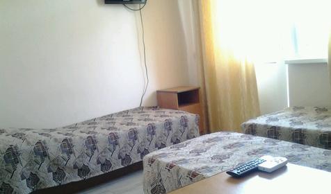 Трехместный люкс. Гостевой дом "У Ларисы", п. Лоо