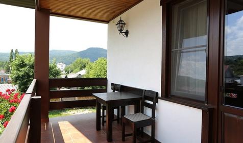 Стандарт Дабл Твин в главном корпусе. Гостевой дом Усадьба Парфенова, пос. Каменномостский