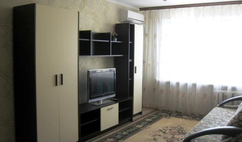 Двухкомнатная квартира по ул. Октябрьская, г. Ейск