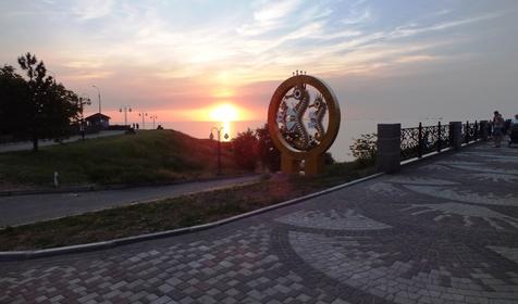 Набережная и пляж. Гостевой комплекс Алмаз, г. Ейск