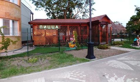 Набережная и пляж. Гостевой комплекс Алмаз, г. Ейск