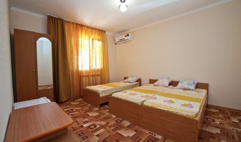 Трехместный люкс. Гостевой дом Каролина, г. Сочи, п. Вардане