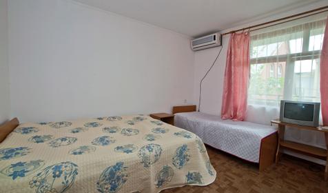 Трехместный номер. Мини-отель Каприз, п. Вардане