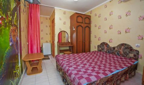 Трехместный номер с балконом. Гостевой дом Лика-Ника, г. Сочи, Лазаревский район, п. Лоо