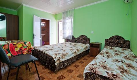 Трехместный номер с удобствами. Гостевой дом Лика-Ника, г. Сочи, Лазаревский район, п. Лоо