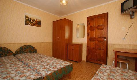 Трехместный эконом №1. Гостевой дом Киви, г. Сочи, п. Лазаревское