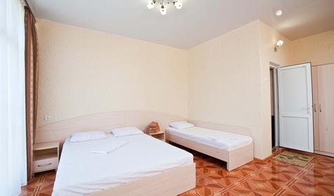 Трехместный номер, корпус 3. Гостиница Марта, Адлерский район