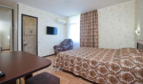 Двух- и трехместные номера с общим балконом. Отель Уют, г. Адлер